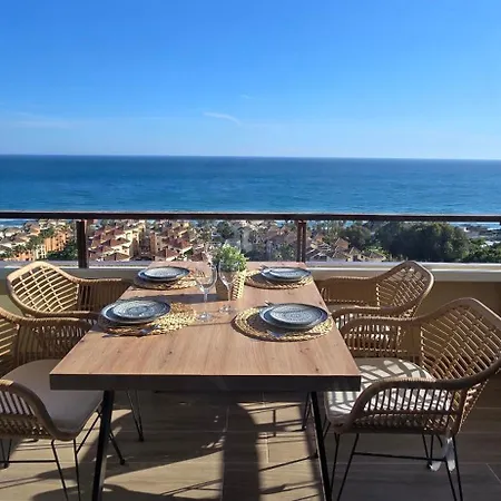 Blue Horizon - Luxury By The Sea