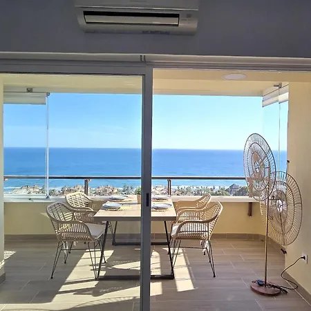 Blue Horizon - Luxury By The Sea