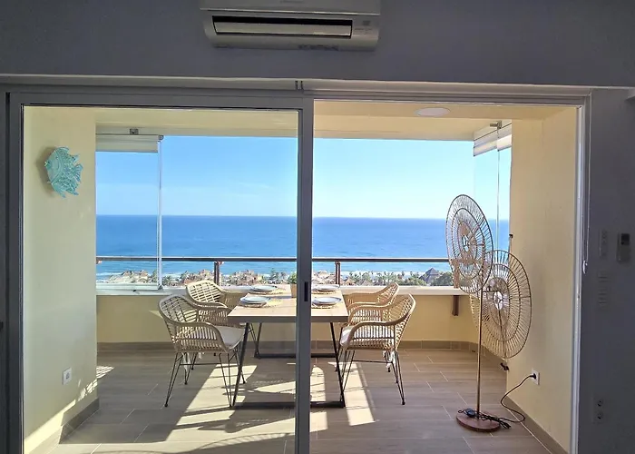 Blue Horizon - Luxury By The Sea